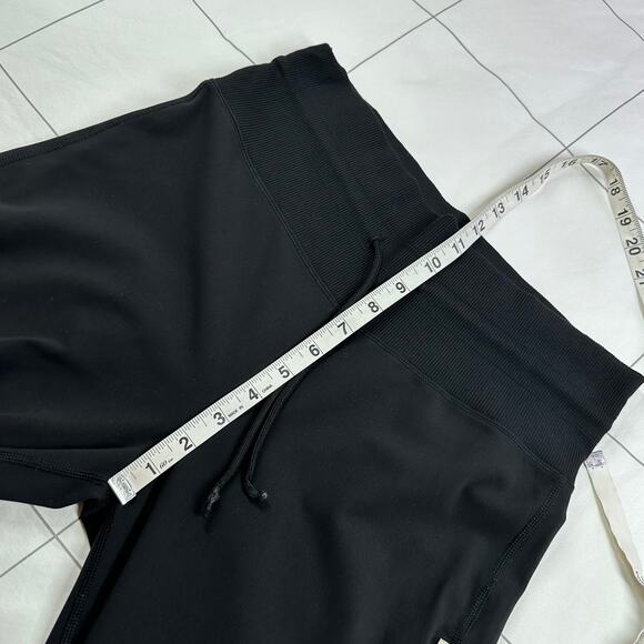 Vuori Pants Womens Medium Black Daily Jogger Athletic Sporty Travel Active Yoga - Picture 9 of 13